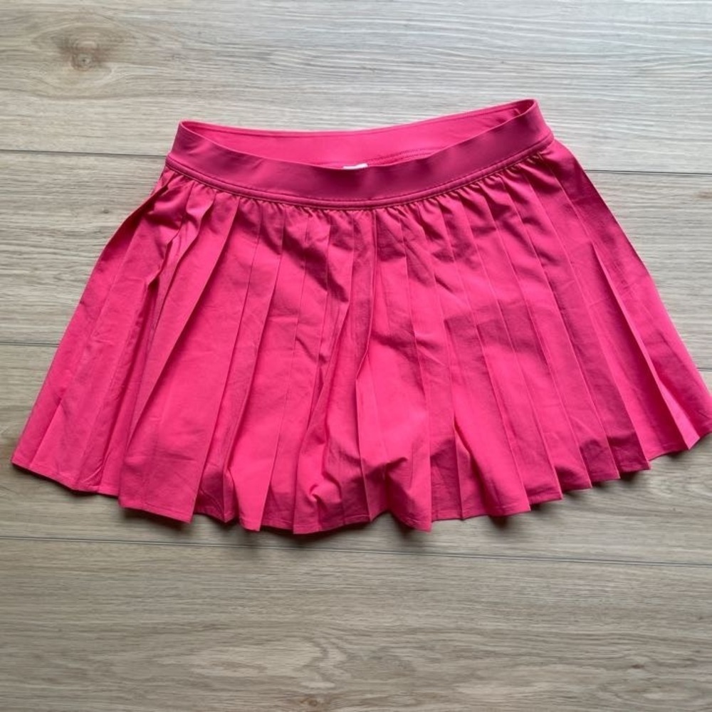 Lululemon Varsity Pleated Tennis Skirt Pink Skort Size 8 LW8ALRS